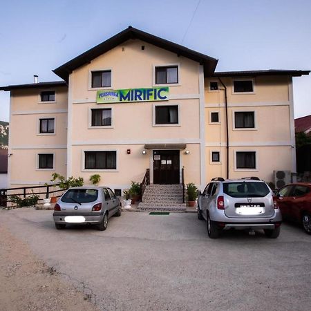 Pensiunea Mirific Dubova Esterno foto